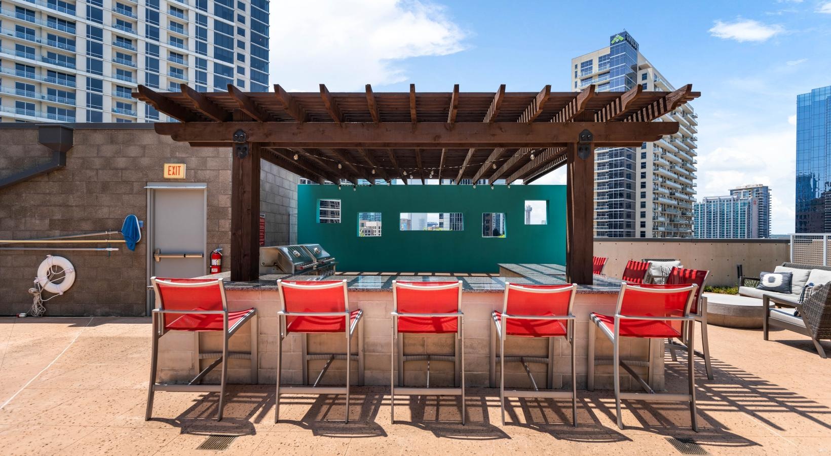 Miro outdoor bar