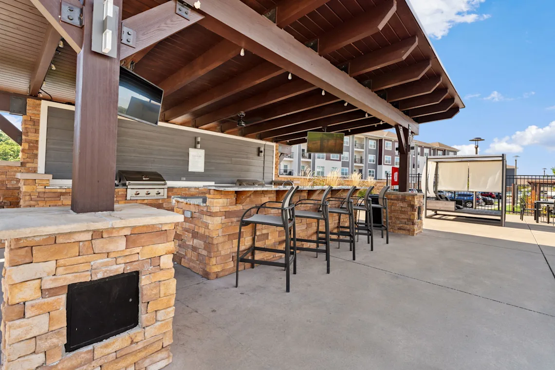 Kinsley Forest outdoor kitchen