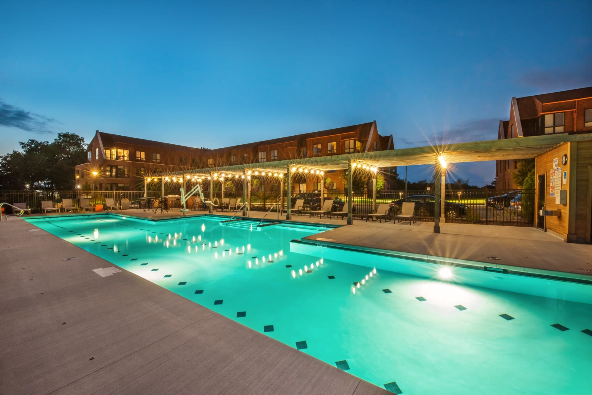 Echelon pool
